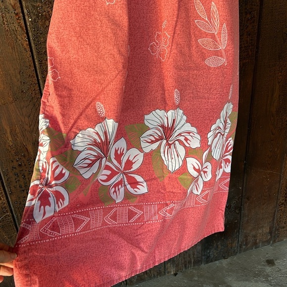 Vintage Hawaiian Tropical Coral Pink Cotton Short Sleeve Midi Muumuu Housedress - Picture 6 of 11